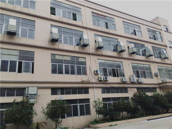 塑膠包裝車間通風降溫…/ 塑膠包裝車間通風降溫…